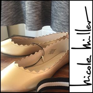 | Nicole Miller | gold scallop edge flat |